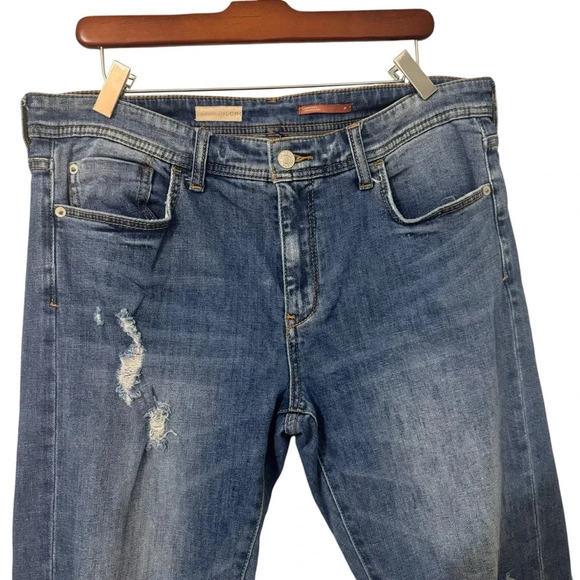 Pilcro Slim Boyfriend Crop Anthropologie Distressed Medium Wash Jean Size 30 - Picture 3 of 7